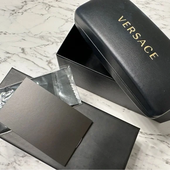 Versace sunglasses - Picture 5 of 7